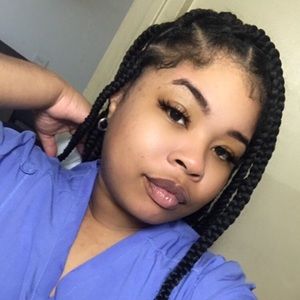 Meet your Posher, Emani